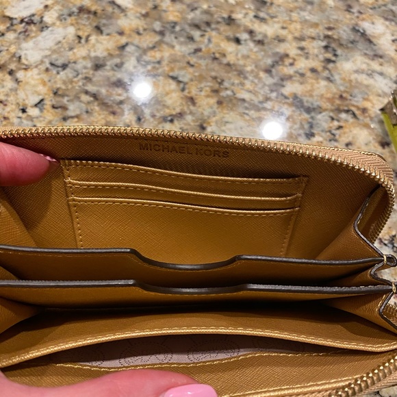 Michael Kors Gold Wristlet/Wallet - Picture 4 of 7